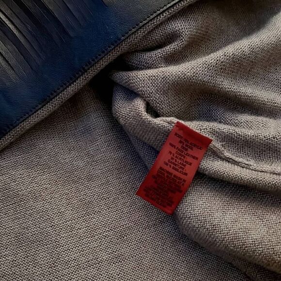 5/48 by Saks Fifth Ave sweater w black fringe faux leather hem detail. NWOT XS - Picture 11 of 11